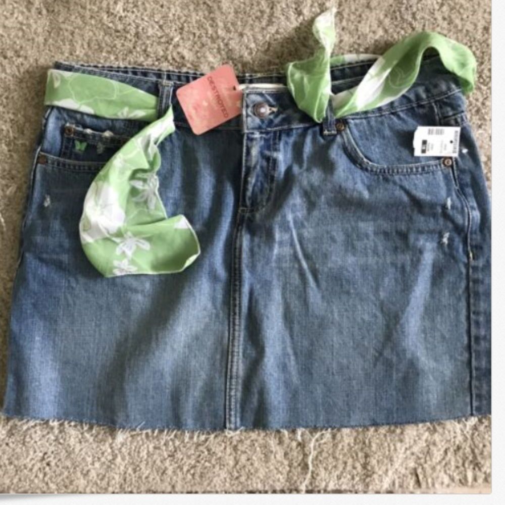 Aeropostale Juniors Destroyed Denim Skirt – Brand New, Never Worn!